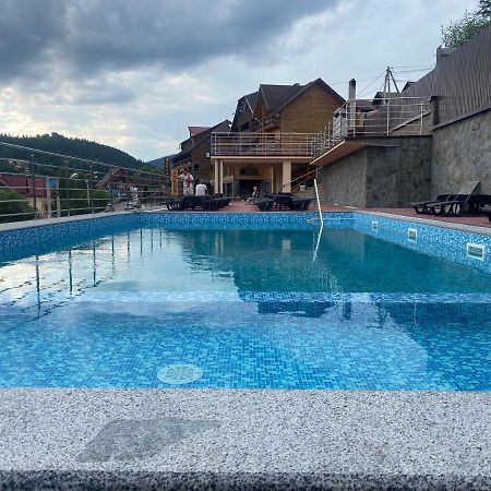 Greku Hotel Bukovel Bagian luar foto