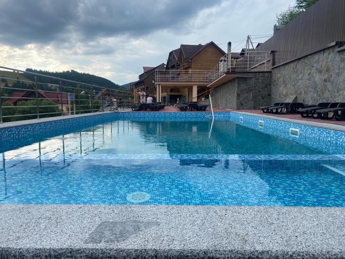 Greku Hotel Bukovel Bagian luar foto